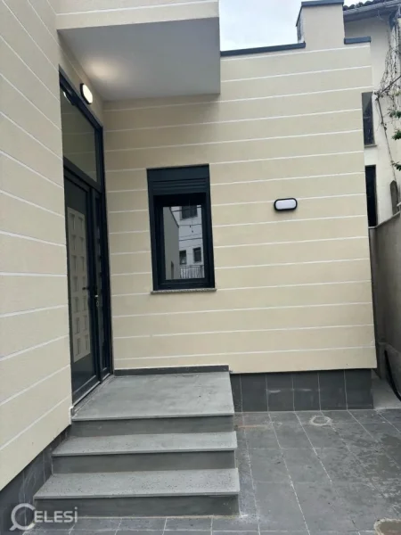 Tirane, jepet me qera Vile 2+1+Ballkon Kati 1, 80 m² 1.100 € (KODRA E DIELLIT)