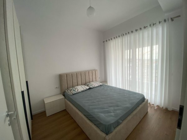 Tirane, jepet me qera apartament 2+1 Kati 7, 65 m² 500 € (ALI DEM)