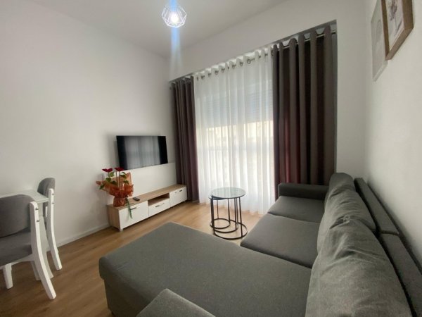 Tirane, jepet me qera apartament 2+1 Kati 7, 65 m² 500 € (ALI DEM)