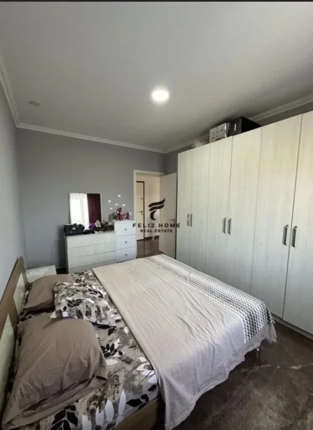 Tirane, shitet apartament 2+1+Ballkon Kati 8, 91 m² 150.000 € (SHKOZE)