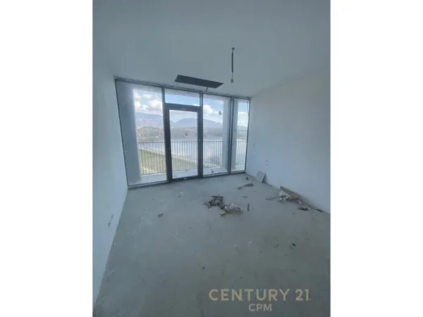 Tirane, jap me qera ZYRE+POST PARKIMI , 200 m² 3.000 € (Lake View Residences, Liqeni i Tiranës)