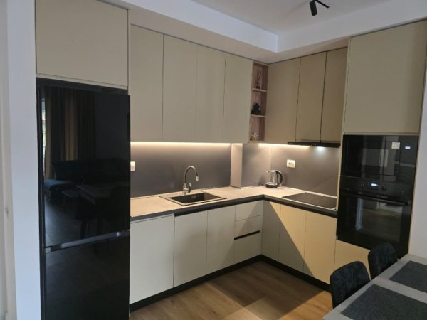 Tirane, jepet me qera apartament 1+1 Kati 6, 60 m² 450 € (Ali Dem, Kompleksi Kaimi)