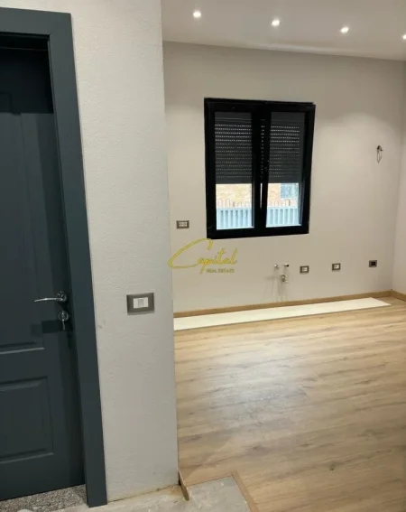 Tirane, jepet me qera ambjent biznesi Kati 0, 80 m² 1.100 € (PROKURORIA E TIRANES)