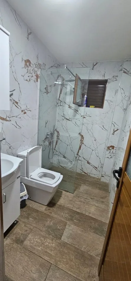 Ksamil, jepet me qera hotel , 100.000 € (ne Ksamil)