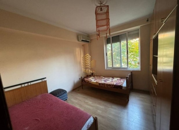 Tirane, jepet me qera apartament 2+1+Ballkon Kati 2, 110 m² 600 € (Rruga Kongresi Manastirit)
