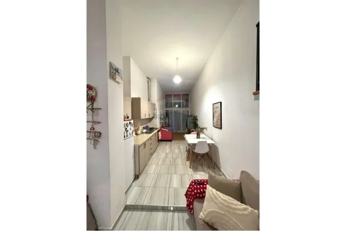 Tirane, shitet apartament duplex 1+1 , 65 m² 75.000 € (Rr. 5 Maji)