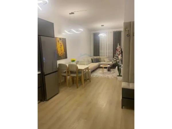 Shitet, Apartament 1+1, Kompleksi Mangalem, Tiranë.