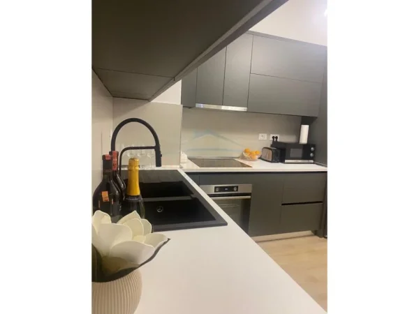 Shitet, Apartament 1+1, Kompleksi Mangalem, Tiranë.