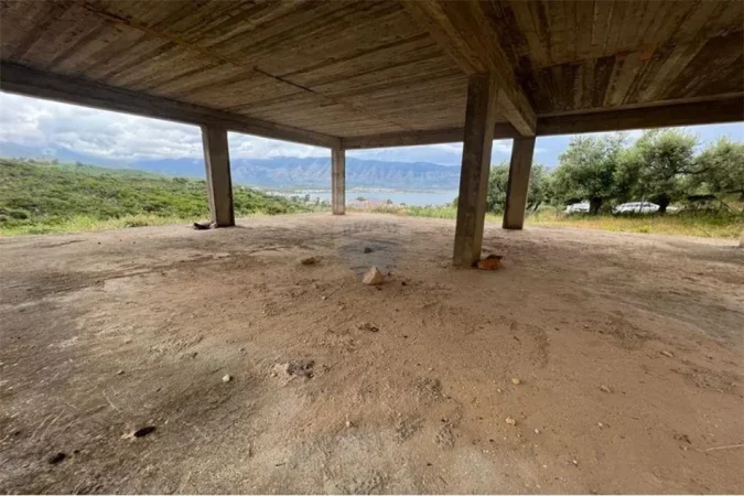 Vlore, shitet truall ne bregdet , 1.000 m² 250.000 € (Radhime)