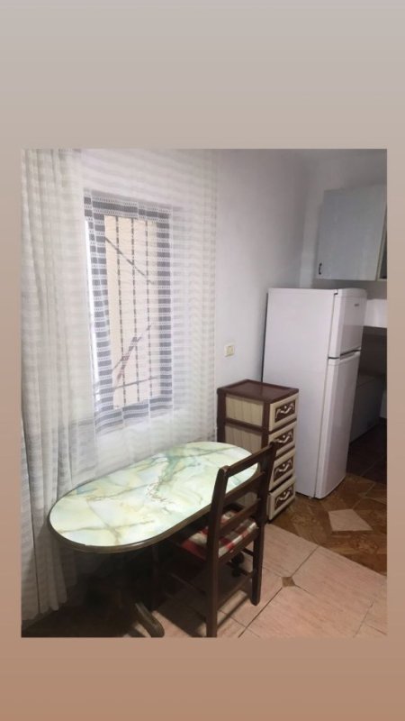 Tirane, jepet me qera garsonier Kati 1, 180 € (Rruga Dritan Hoxha)