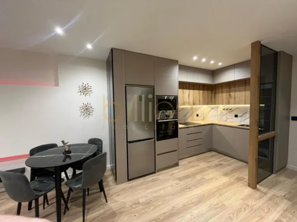 Tirane, jepet me qera apartament 2+1 Kati 3, 100 m² (ish Ekspozita, Tirana, Albania)