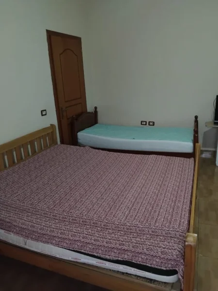 Tirane, jepet me qera apartament 1+1+Aneks Kati 1, 300 € (laprake)