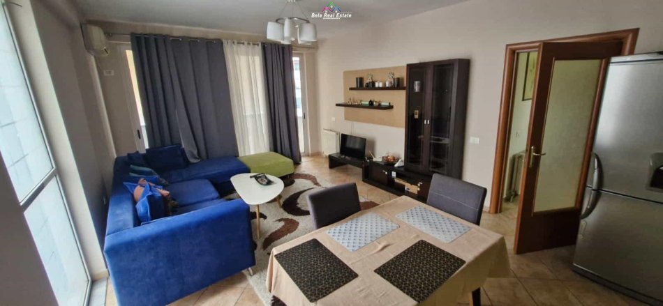 Tirane, jepet me qera apartament 2+1 Kati 3, 115 m² 650 Euro (Komuna e Parisit)