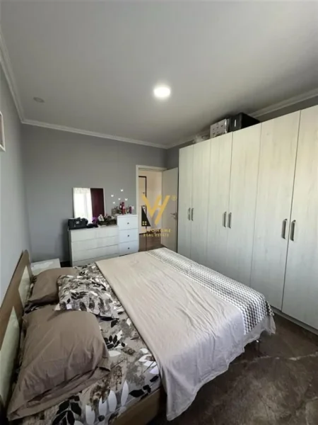 Tirane, shitet apartament 2+1+Ballkon Kati 8, 91 m² (SHKOZE) 150.000 EURO