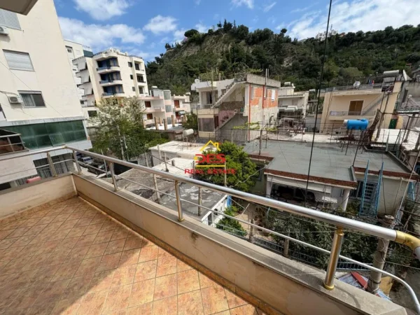 Vlore, shitet apartament 2+1+Ballkon Kati 3, 110 m² 120.000 € (Rruga Sulejman Delvina)