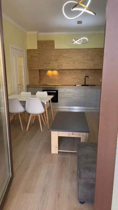 Tirane, jepet me qera apartament 2+1+Ballkon Kati 9, 100 m² 550 € (Grand gallery)