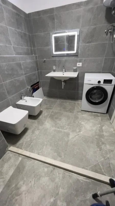 Tirane, jepet me qera apartament 2+1+Ballkon Kati 9, 100 m² 550 € (Grand gallery)