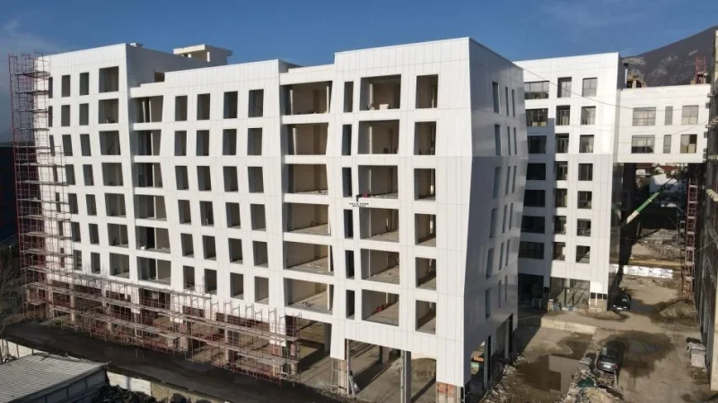 Tirane, shitet apartament 3+1+Ballkon Kati 3, 126 m² 190.000 € (PORCELAN)