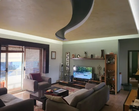 Tirane, shes apartament 3+1+Ballkon Kati 4, 125 m² 180.000 € (Kodra e Diellit)