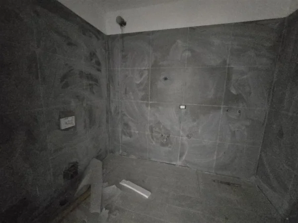 Tirane, shes apartament 1+1+Ballkon Kati 1, 71 m² 129.000 € (rruga dritan hoxha)