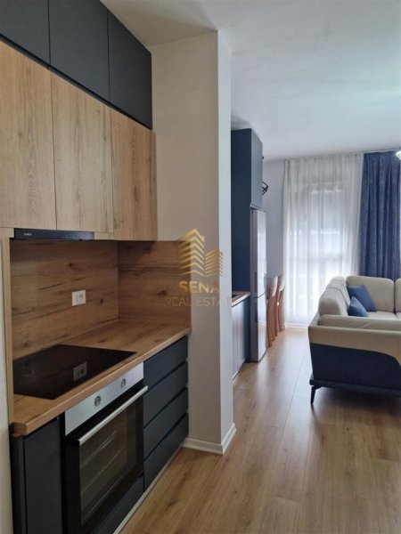 Tirane, jepet me qera apartament 1+1 Kati 4, 70 m²