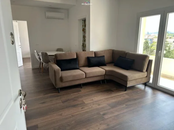 Shqiperi, jepet me qera Vile Kati 4, 64 m² 400 € (ali demi)