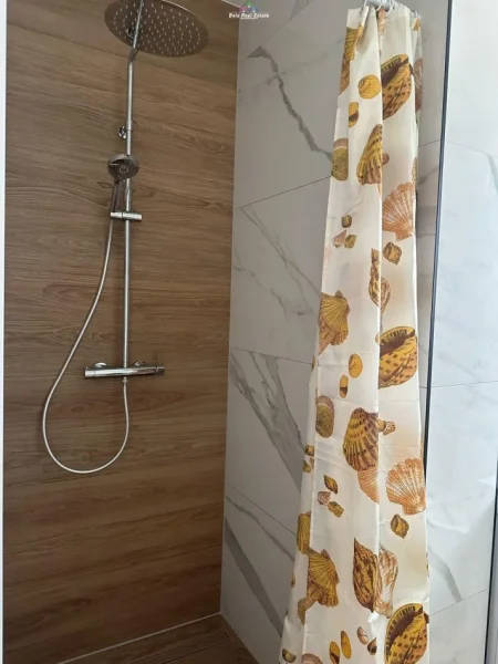 Shqiperi, jepet me qera Vile Kati 4, 64 m² 400 € (ali demi)