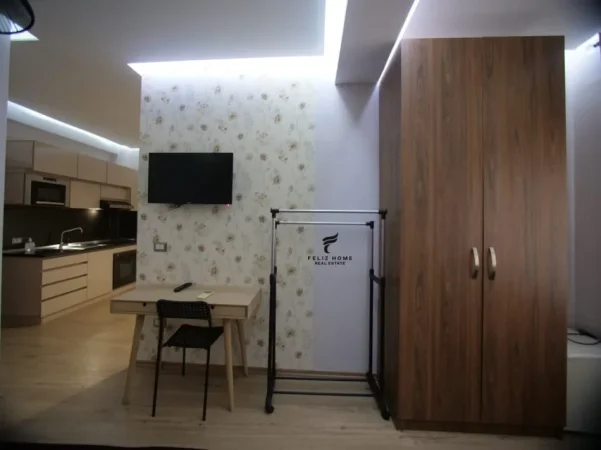Tirane, jepet me qera apartament 1+1+Ballkon Kati 3, 65 m² 550 € (RRUGA E BARRIKADAVE)