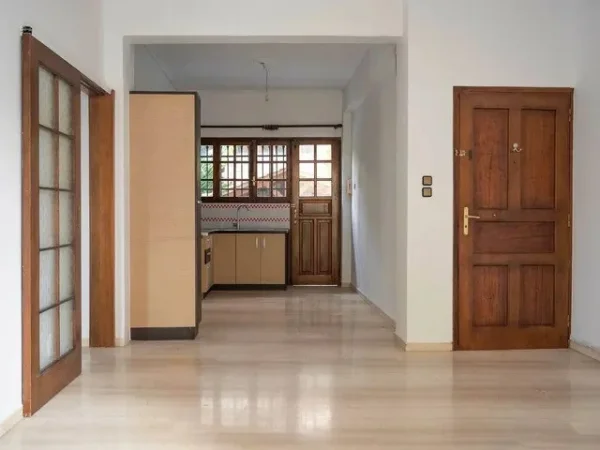 Tirane, jepet me qera zyre Kati 4, 100 m² 500 € (5 aji)
