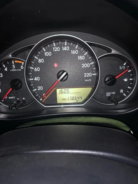 Tirane, shes makine Subaru Trezia Nafte, blu e hapur manuale Kondicioner 178.000 km 4.900 €