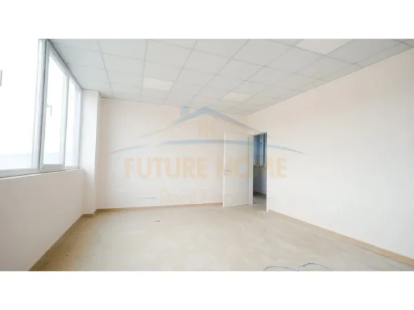 Tirane, jap me qera ambjent biznesi , (AUTOSTRADA TIRANE DURRES)