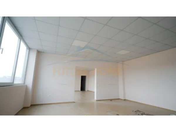 Tirane, jap me qera ambjent biznesi , (AUTOSTRADA TIRANE DURRES)