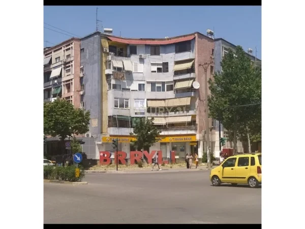 Tirane, shitet apartament 2+1 Kati 4, 75 m² 120.000 € (brryli)