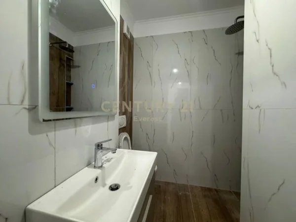 Tirane, shitet apartament 1+1 Kati 1, 43 m² 120.000 € (mine peza)