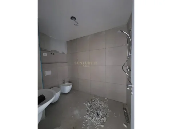 Shqiperi, shitet apartament 2+1 Kati 5, 118 m² 165.600 € (ish dogana)