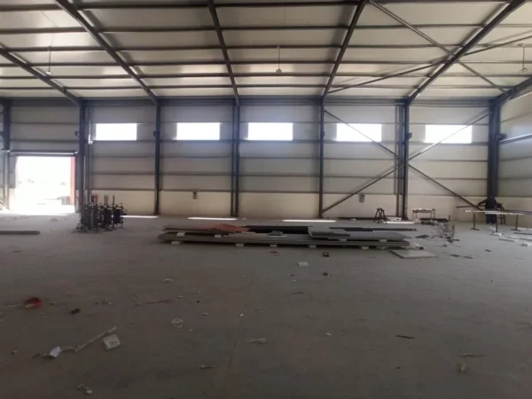 Tirane, jepet me qera magazine Kati 0, 770 m² 4.500 € (Autostrade)