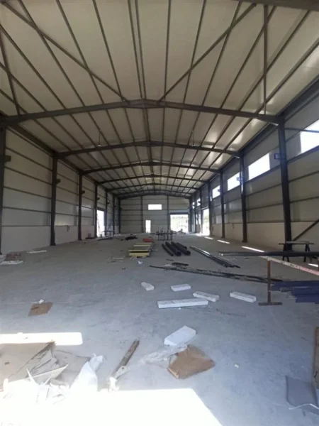 Tirane, jepet me qera magazine Kati 0, 770 m² 4.500 € (Autostrade)