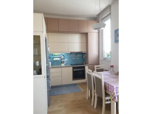Tirane, shes apartament 2+1 , 75 m² 199.000 € (21 Dhjetori)