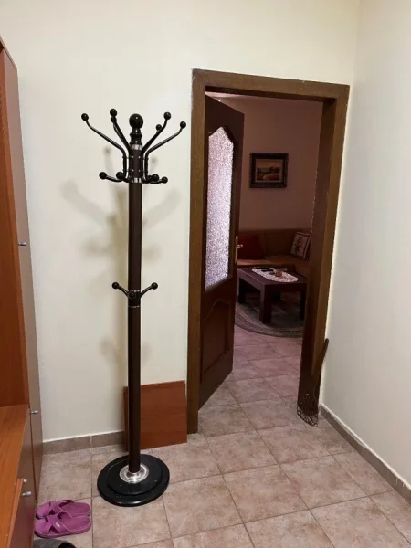Tirane, jepet me qera apartament 1+1+Ballkon Kati 4, 60 m² 650 € (CENTER TIRANA,SHESHI WILLSON)