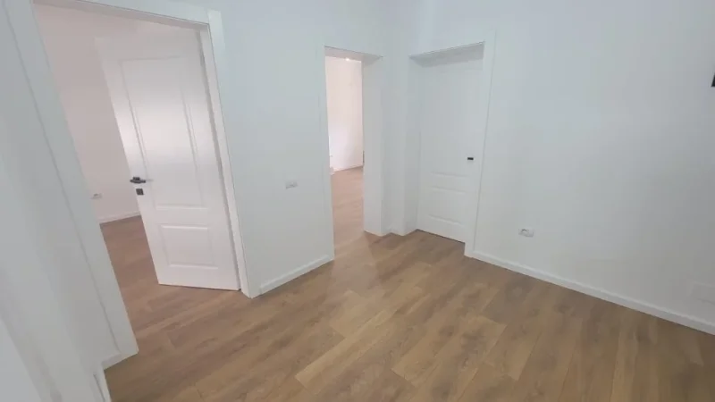 Tirane, shitet apartament 2+1+Ballkon Kati 3, 180 m² (rruga babe rrexha mbrpa globit)