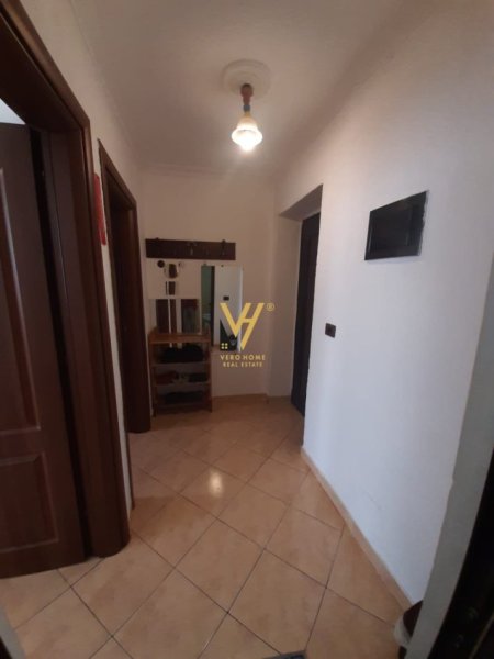 Tirane, jepet me qera apartament 2+1+Ballkon Kati 3, 70 m² 500 € (OXHAKU)