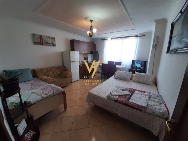 Tirane, jepet me qera apartament 2+1+Ballkon Kati 3, 70 m² 500 € (OXHAKU)