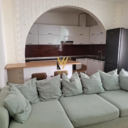 Tirane, jepet me qera apartament 1+1+Ballkon Kati 3, 75 m² 450 € (MARTENITETI I RI)
