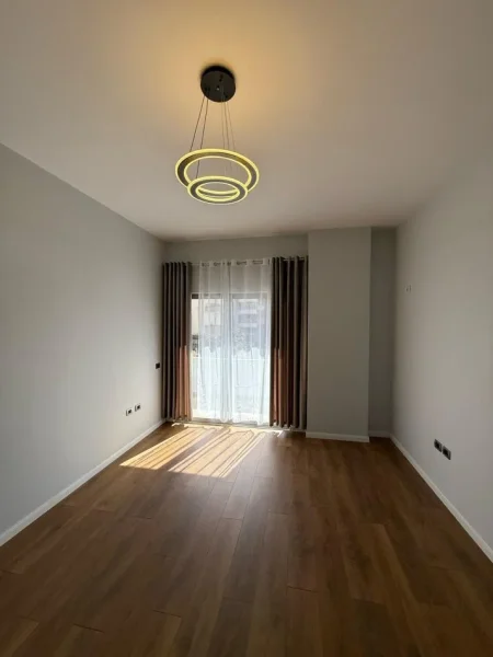Tirane, shitet apartament 1+1+Aneks+Ballkon Kati 2, 84 m² 110.000 € (astir)