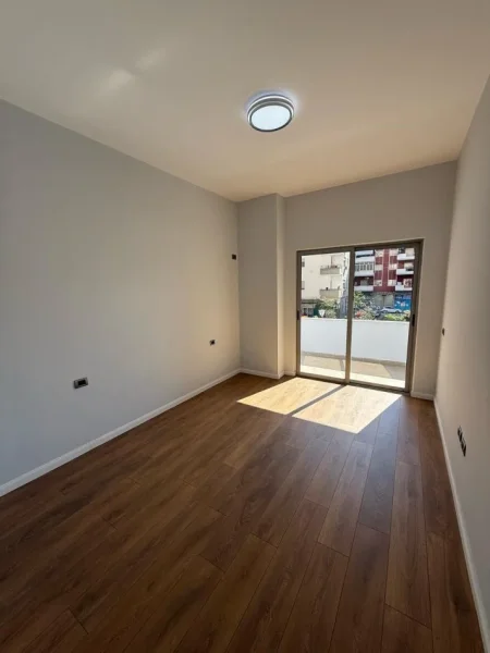 Tirane, shitet apartament 1+1+Aneks+Ballkon Kati 2, 84 m² 110.000 € (astir)