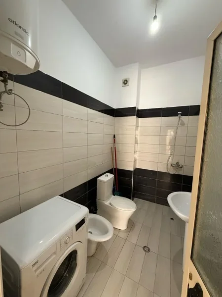 Tirane, shitet apartament 1+1+Aneks+Ballkon Kati 2, 84 m² 110.000 € (astir)