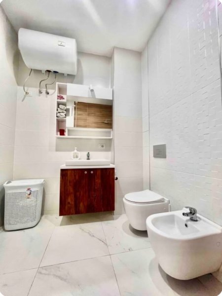 Tirane, jepet me qera apartament 2+1+Ballkon Kati 9, 102 m² 760 € (Ish-Fusha e Aviacionit, Kompleksi IBN)
