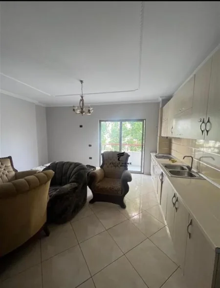 Tirane, jepet me qera zyre Kati 3, 90 m² 500 € (ASTIR)