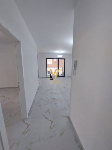 Tirane, jepet me qera apartament 2+1+Ballkon Kati 1, 120 m² 800 € (ISH TREGU ELEKTRIK)