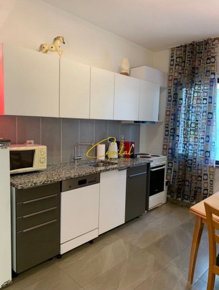 Tirane, jepet me qera zyre Kati 2, 60 m² 1.500 € (QENDER)